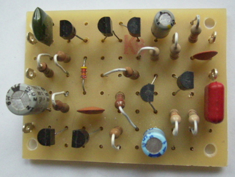 Musteraufbau des Gegentakt-Komplementär-Verstärker ohne Ruhestrom (Foto)