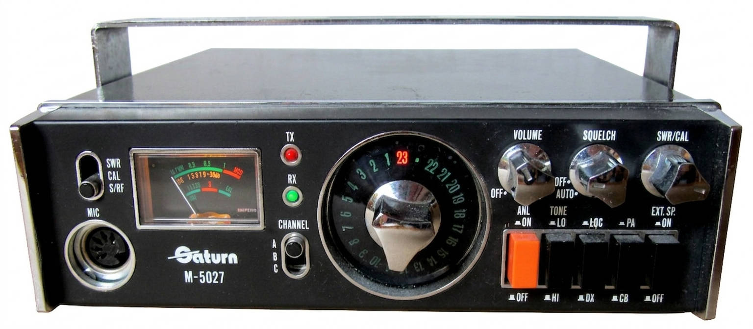 Abbildung des 26-Kanal-Exportfunkgeräts M-5027 von Saturn
