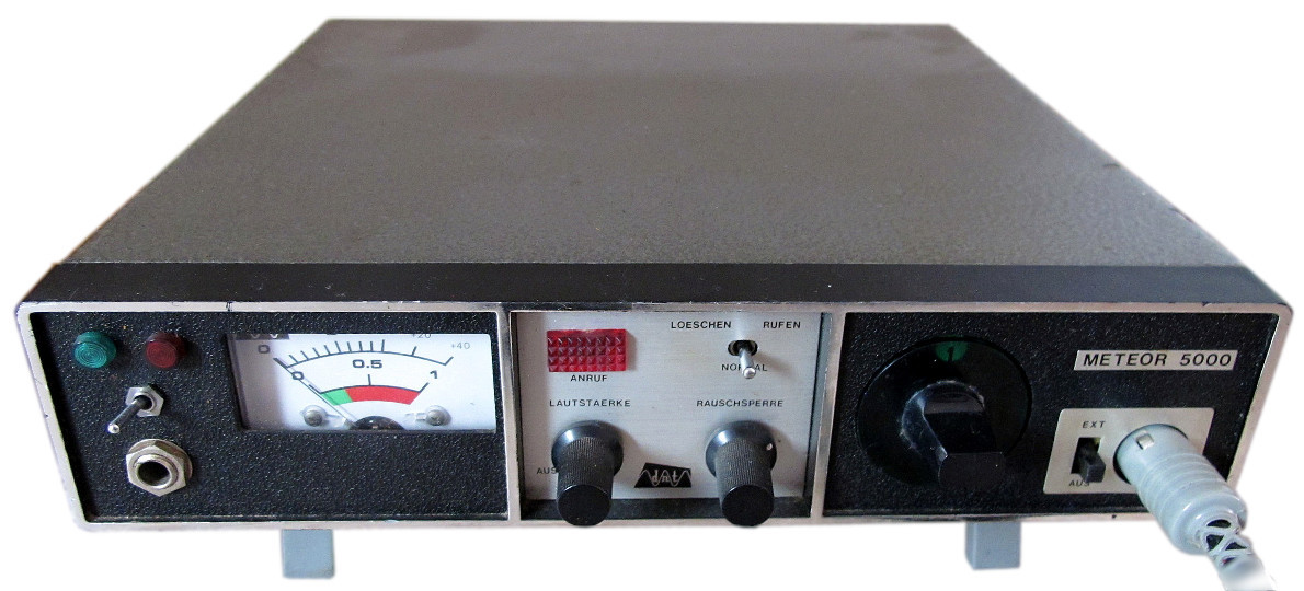 Abbildung des Feststationsgeräts Meteor 5000 von DNT