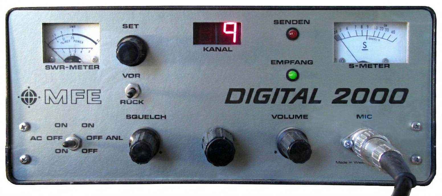 Abbildung des Luxus-Feststationsgeräts MFE2000 von Meier Funkelektronik