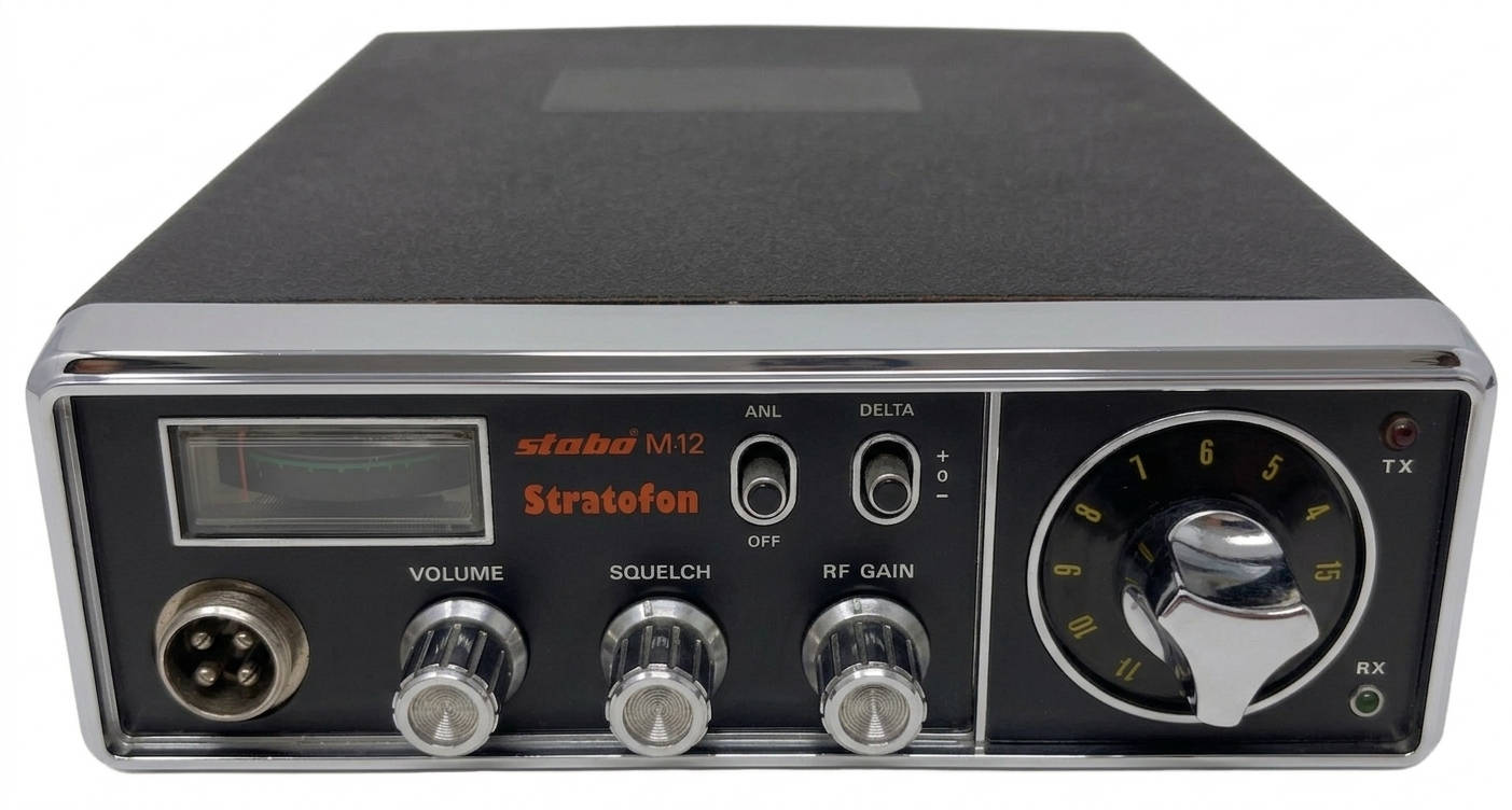Abbildung des Fahrzeugfunkgeräts Stratofon M12 von Stabo